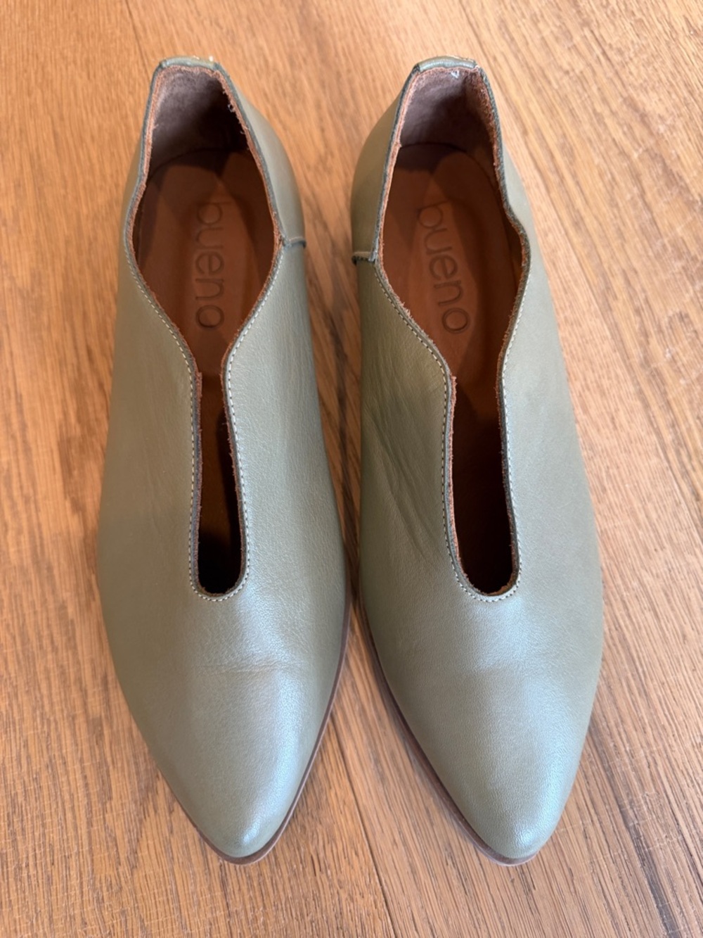 Bueno Olive Green Leather Pointed Slip-On Mules